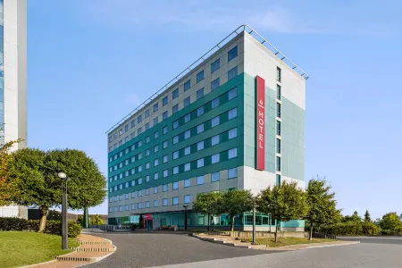 Amedia Express Prag, Trademark Collection by Wyndham Отели в г. Jesenice u Prahy