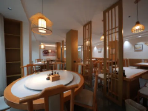 枕畔・雲語丨未來スマート・空中山景ガーデン・靜奢リゾートホテル(宏村景勝地） 黟県のホテル