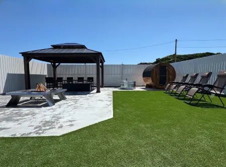 SunVILLA EASTEND Отели рядом с достопримечательностью «Инобосаки Лайтхаус»