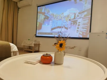 Dongshan Jinluan Langyu WaveWhisper Scenic Apartment (Jinluanwan) Отели рядом с достопримечательностью «Jinzijing Square»