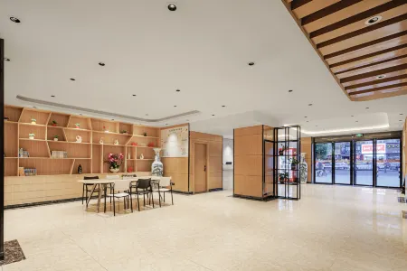 Manting Hotel (Nanchang Shuanggang Subway Station University of Finance and Economics)