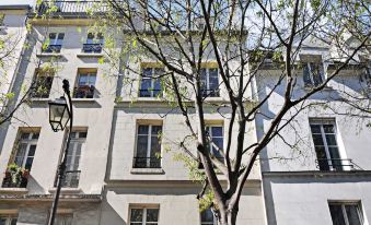 Studio in the heart of the Marais 1