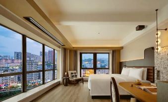 QUEEN Mail Guimai Hotel (Enshi Heruncheng Branch)