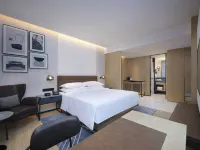 Four Points by Sheraton Xi'an Dayan Pagoda Hotels near Dacien Temple