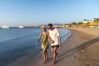 七海飯店朱莉灣 - 超級全包 Coral Island附近的飯店