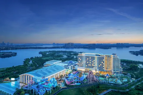 Wuhan Chengjian Senbo Nature Park & Resort Hotel