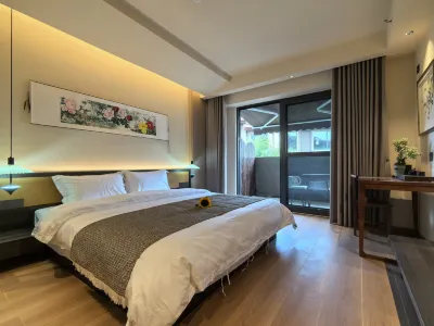 Qingxi Yumanju Homestay Hotels in Colorful Yunnan Paradise