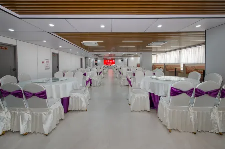 CHEERMAY Hotel (Heyuan Longchuan) Отели рядом с достопримечательностью «Heyuan Tuocheng»