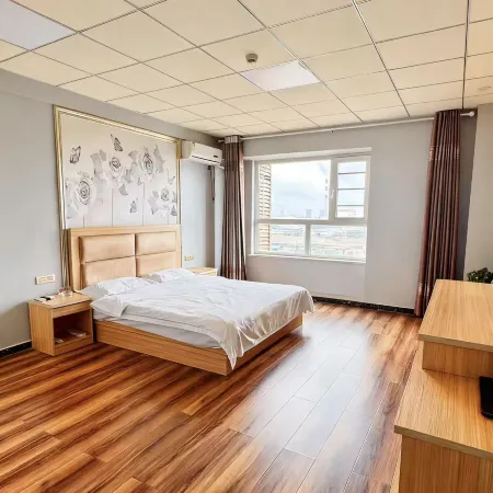 Lingwu Yunshengxiang Business Hotel