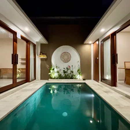 Solvana Villas Sanur by AGATA Отели рядом с достопримечательностью «Пляж Пенджембак»