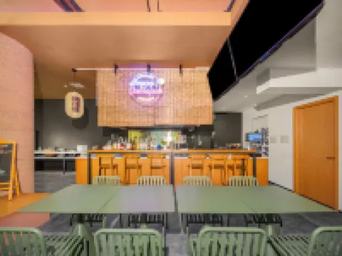 Yichang Youth Cabin · Apartment Hotel