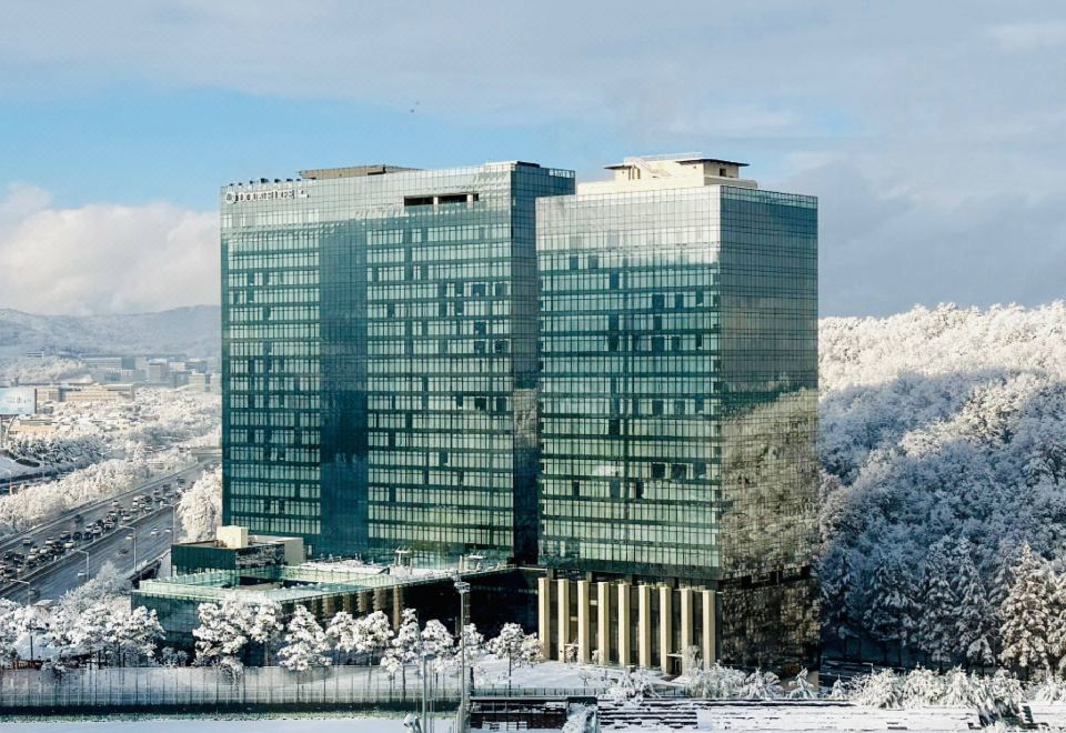 2. 더블트리 바이 ..