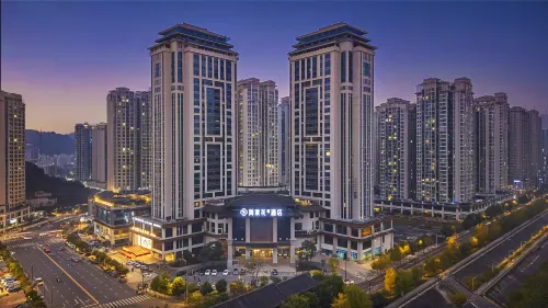 Haitanghua S Hotel (Zizhong Place Where Folk Songs Arise) - parking