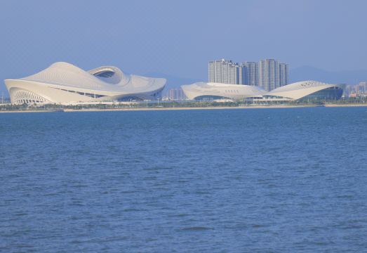 나뉴 라이트 럭셔리