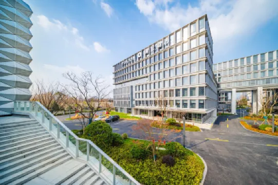 Pulun Hotel (Anji Phoenix Mountain Branch) Hotel berhampiran Memorial Hall of Changshuo Wu