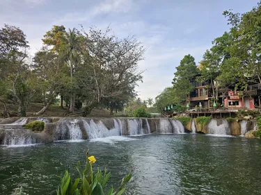 รูปภาพของระเบียงน้ำตก