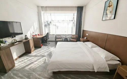 Yiyuan Hotel (Lingqiu Station)