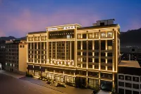 Senge Kangqiong Grand Hotel