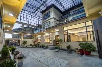 Floral Hotel · Vista Seek Oxygen-Rich View Hotel (Songzanlin Scenic Area Branch) Hotels in Shangri-La
