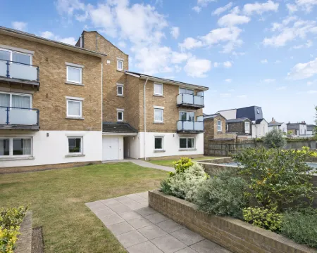 Roomspace Serviced Apartments - Cascades Court Hotels in Wimbledon