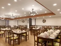 Click Hotel Jaipur, Raja Park Hotels near Pink Square Mall