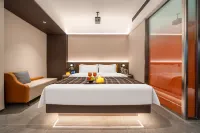 Ye Yuchen E-sport Movie Hotel (Cangzhou Station Branch) - 2-Star