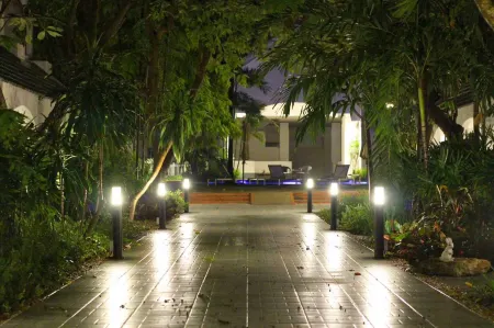 Pooh Beach Resort & Spa