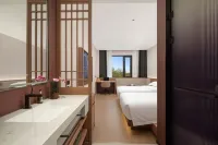 LAGRANGE HOTEL