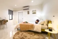 9 BR Pool Villa near Shopping Mall.