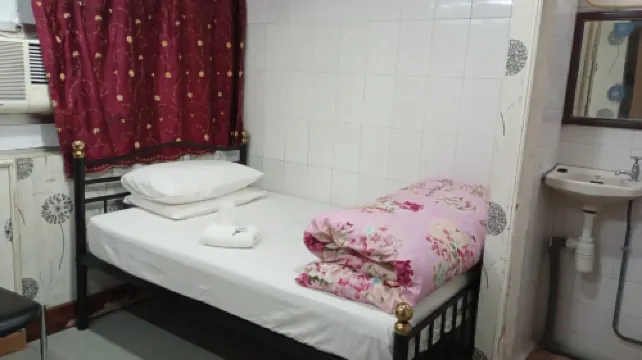 Everest Base Camp Hostel (Main reception Block B 10F B1/B2)