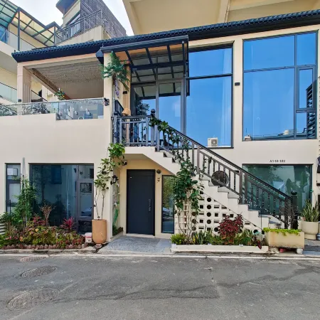 Floral Hotel · Hetian Hot Spring Homestay (Taishan Yihe Hot Spring City Branch)