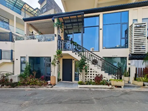 Floral Hotel · Hetian Hot Spring Homestay (Taishan Yihe Hot Spring City Branch)