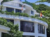 Babylon Mini Resort Hotels near Marina Bay Resort - Royal villa suite