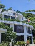 Babylon Mini Resort Hotels near Lam Son Stadium
