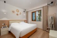 Chun&Build Luxury Inn - 2-Star