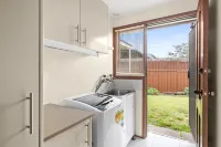 Private Rooms – Quiet Street, Close to Shops & Transport
