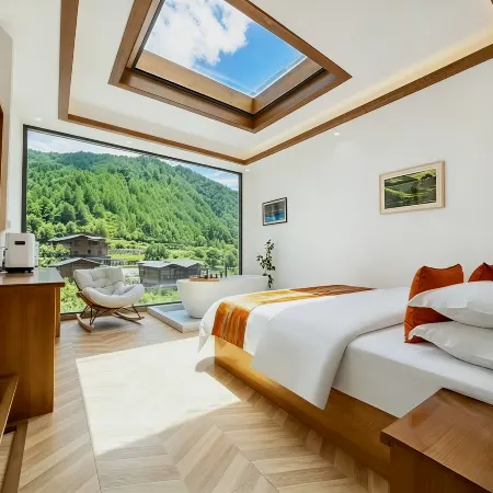 Hidden Qishan Residence (Siguniangshan Changpinggou Scenic Area)