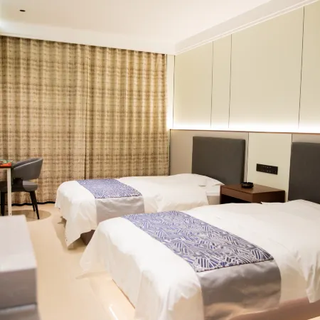 Sunite Zuoqi Changhong Hotel