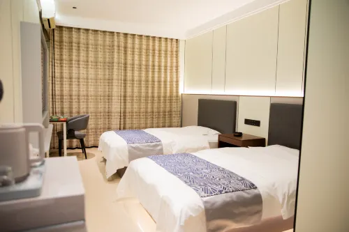 Sunite Zuoqi Changhong Hotel
