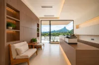 Guanlan Mountain Lodge (Libo Xiao Qi Kong Scenic Area West Gate)