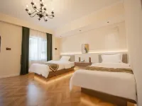Tekes Manshan Homestay (Shengshi Huajiang Bagua City Night Scenic Area) Hotel di Tekes