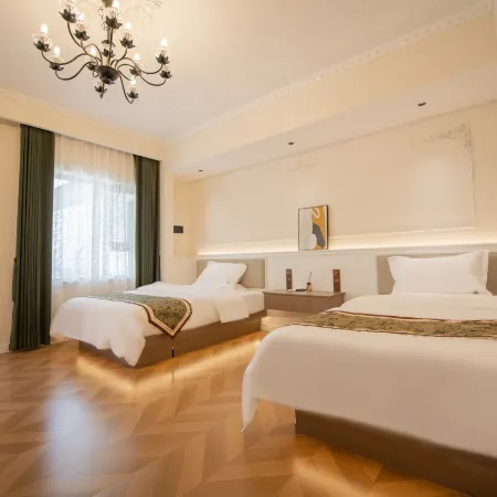 Tekes Manshan Homestay (Shengshi Huajiang Bagua City Night Scenic Area) Отели в г. Текеси