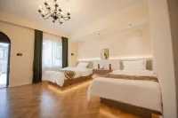 Tekes Manshan Homestay (Shengshi Huajiang Bagua City Night Scenic Area)