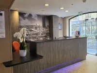 Timhotel Odessa Montparnasse Hotel berhampiran Stesen Metro Vavin