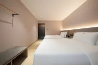 THUNDEROBOT E-Sports Hotel - 2-Star
