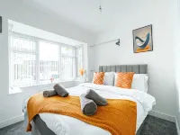 4BR 3BA Wigan Home | Long Stays Welcome - ที่มีที่จอดรถ