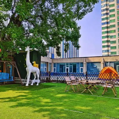 Jinan Yanqi UMA Youth Hostel Отели рядом с достопримечательностью «Озеро Дамин»