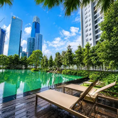 Agile Bukit Bintang | Infinity Pool | 5min to Pavilion & TRX | Chinese Support Hotels near TREC KL