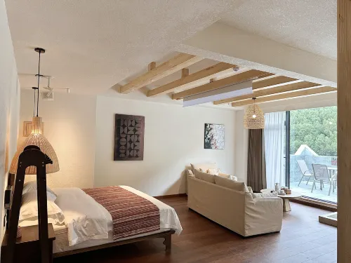 Iron-eating Beast · Designer Homestay (Changpinggou Scenic Area Store) - Losmen