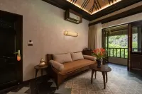 An Hideaway Resort - bar